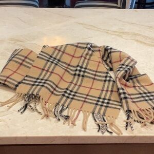 Burberry plaid lambswool scarf!